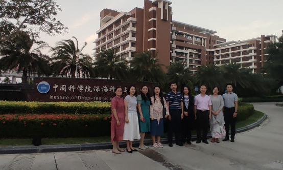 1609404010375864.png 琼台师范学院管理学院财务管理团队慰问见习学生297.png